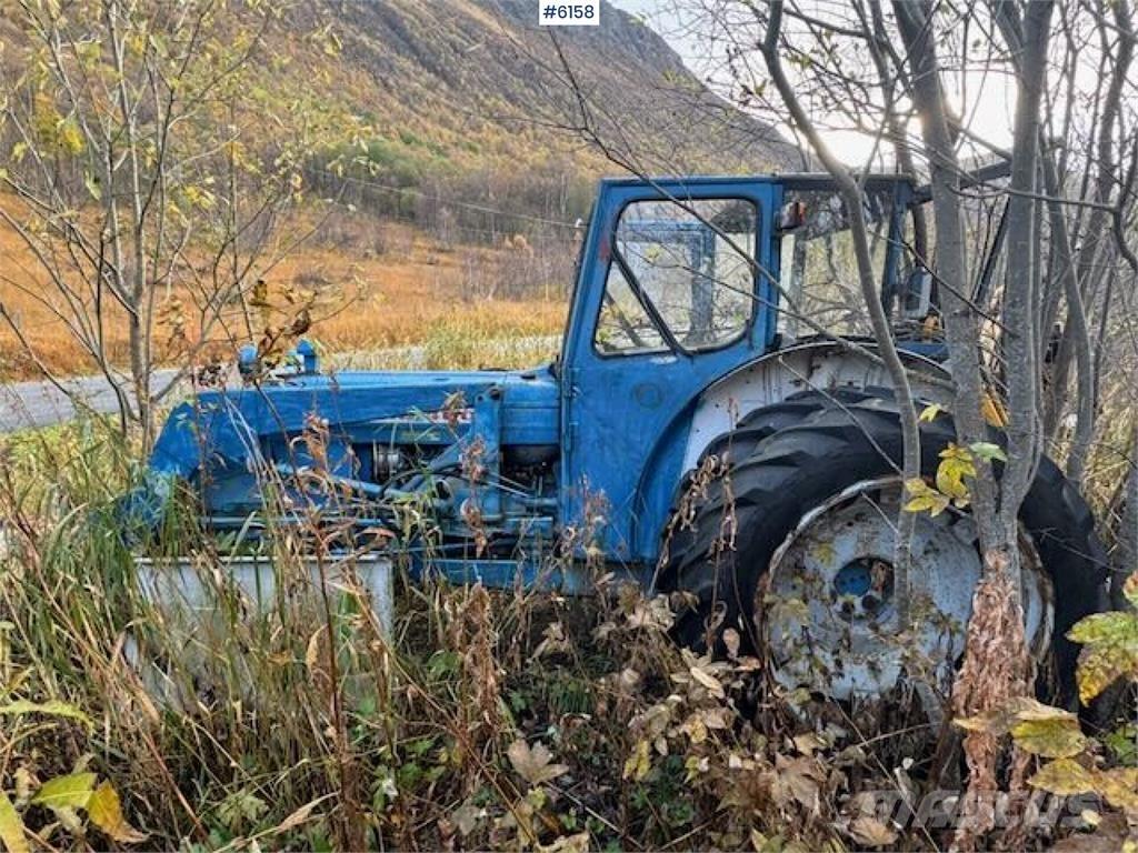 Ford 4000 الجرارات