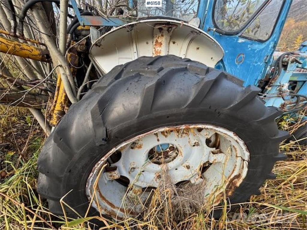 Ford 4000 الجرارات