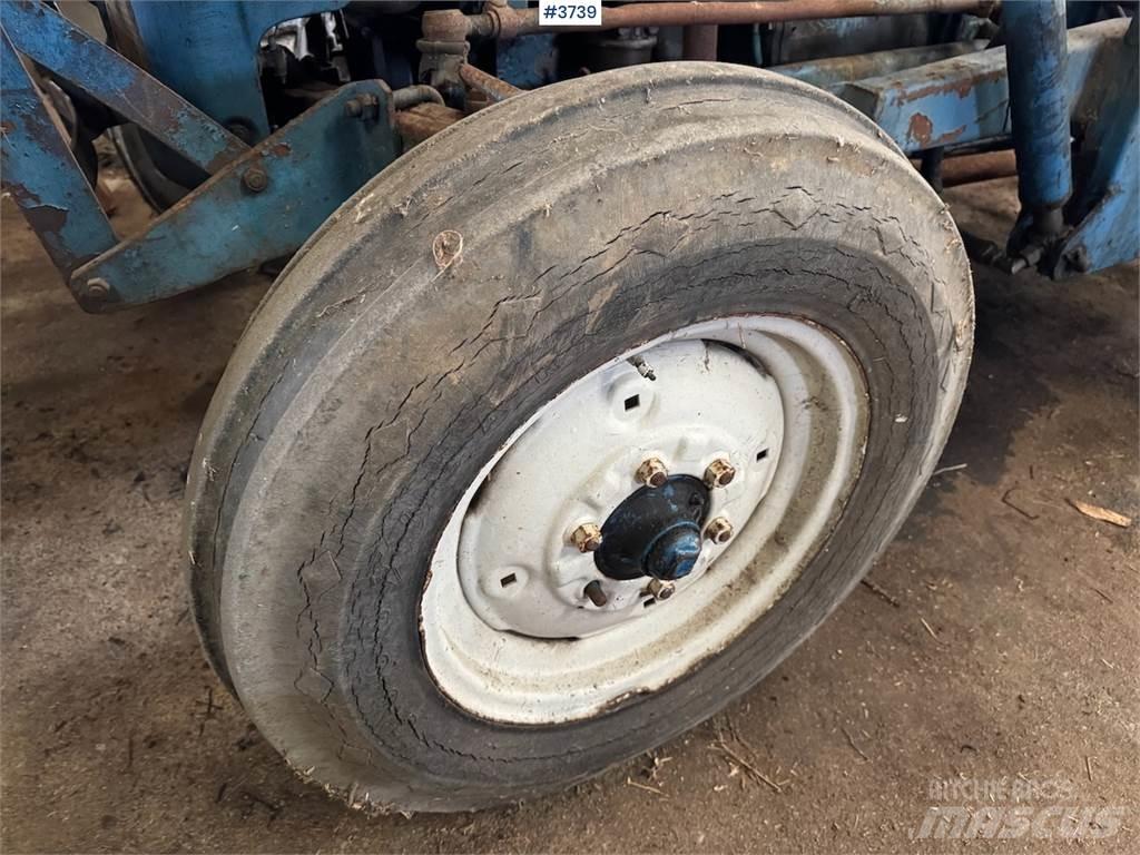 Ford Super Dexta الجرارات