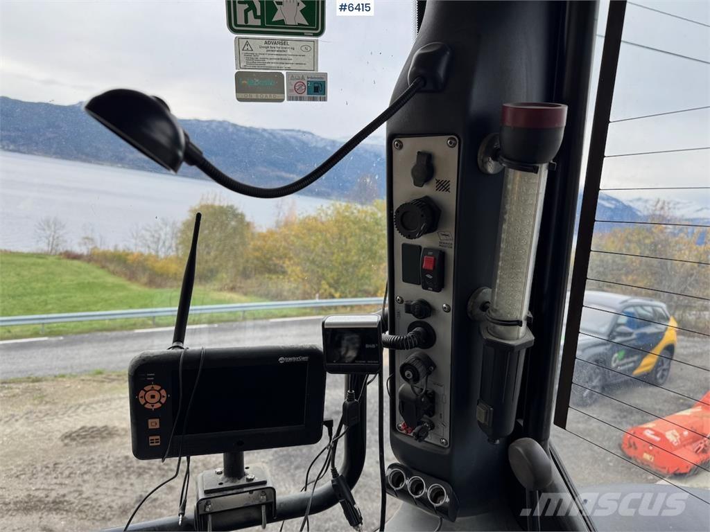 JCB 8310 Fastrac الجرارات