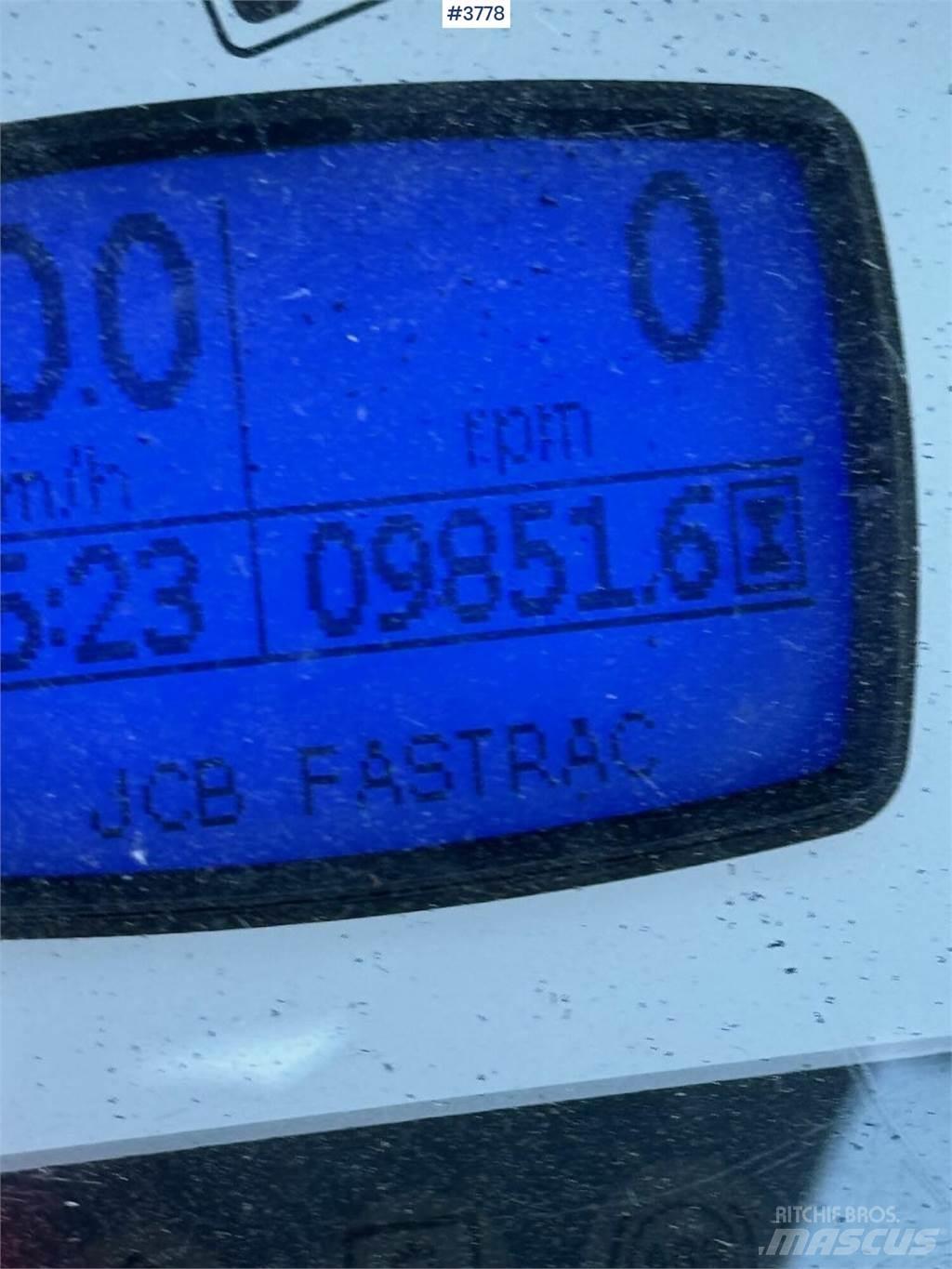 JCB Fastrac 8250 الجرارات