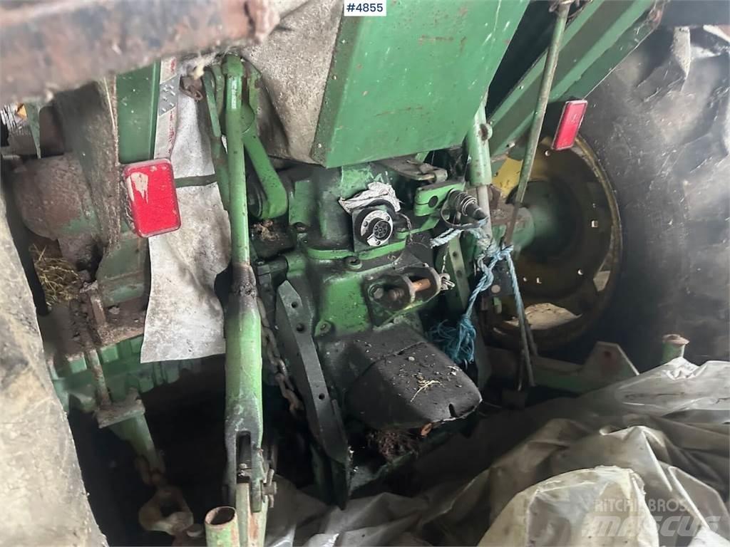 John Deere 1030 الجرارات