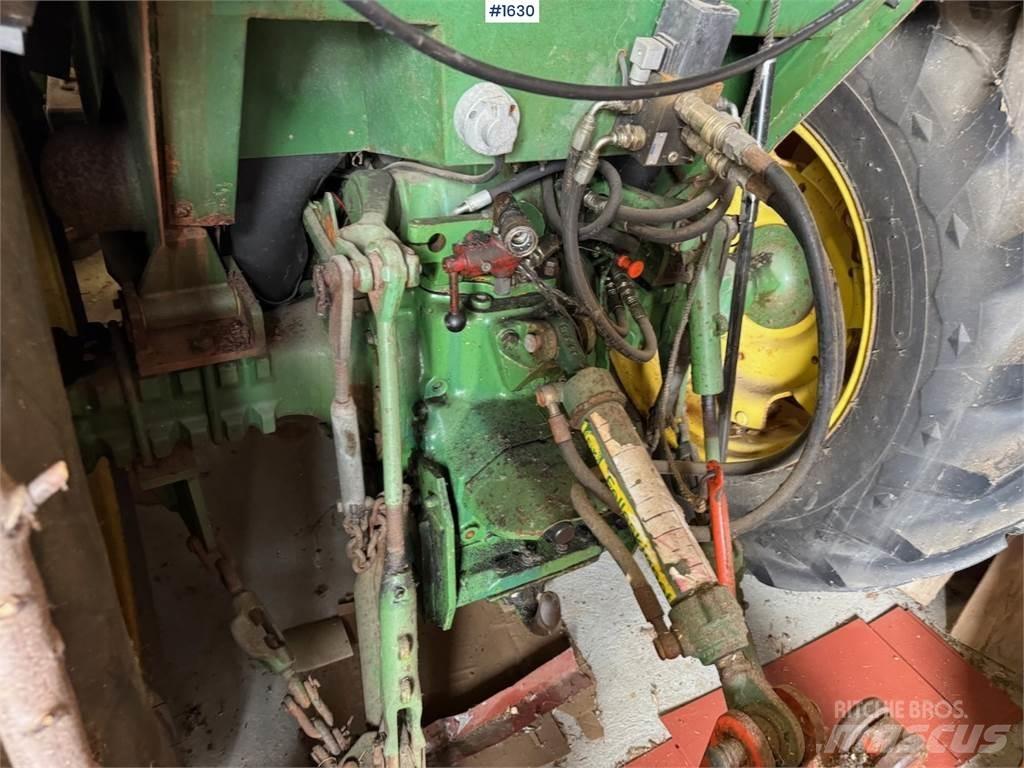 John Deere 1040 الجرارات