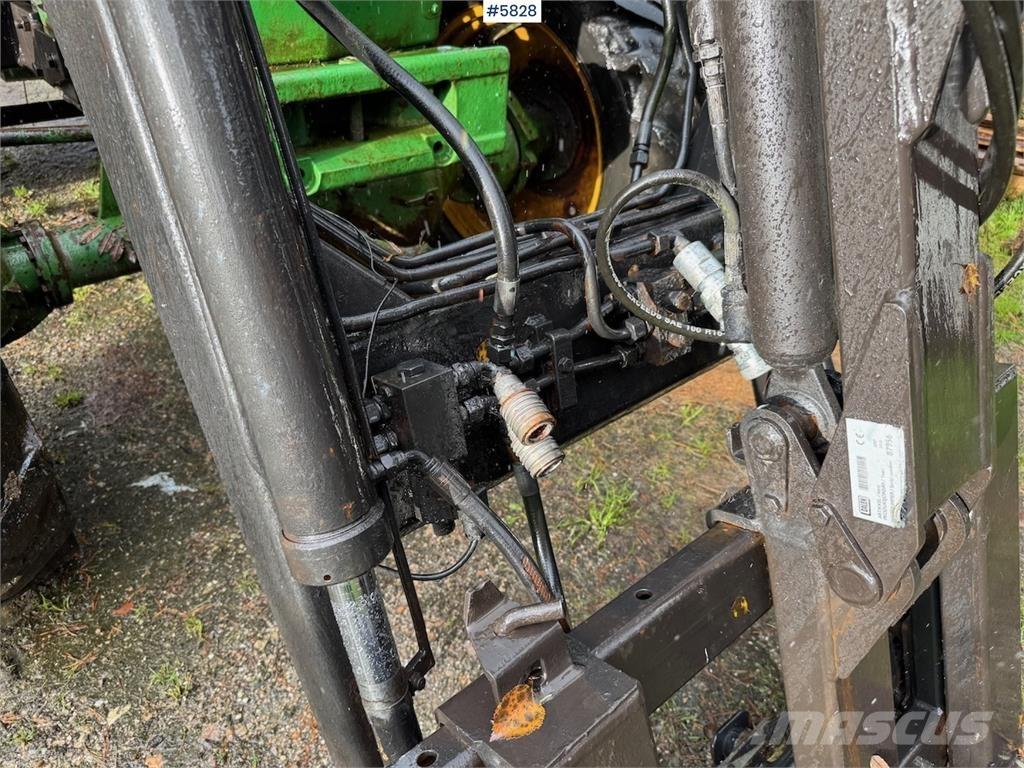 John Deere 1630 الجرارات