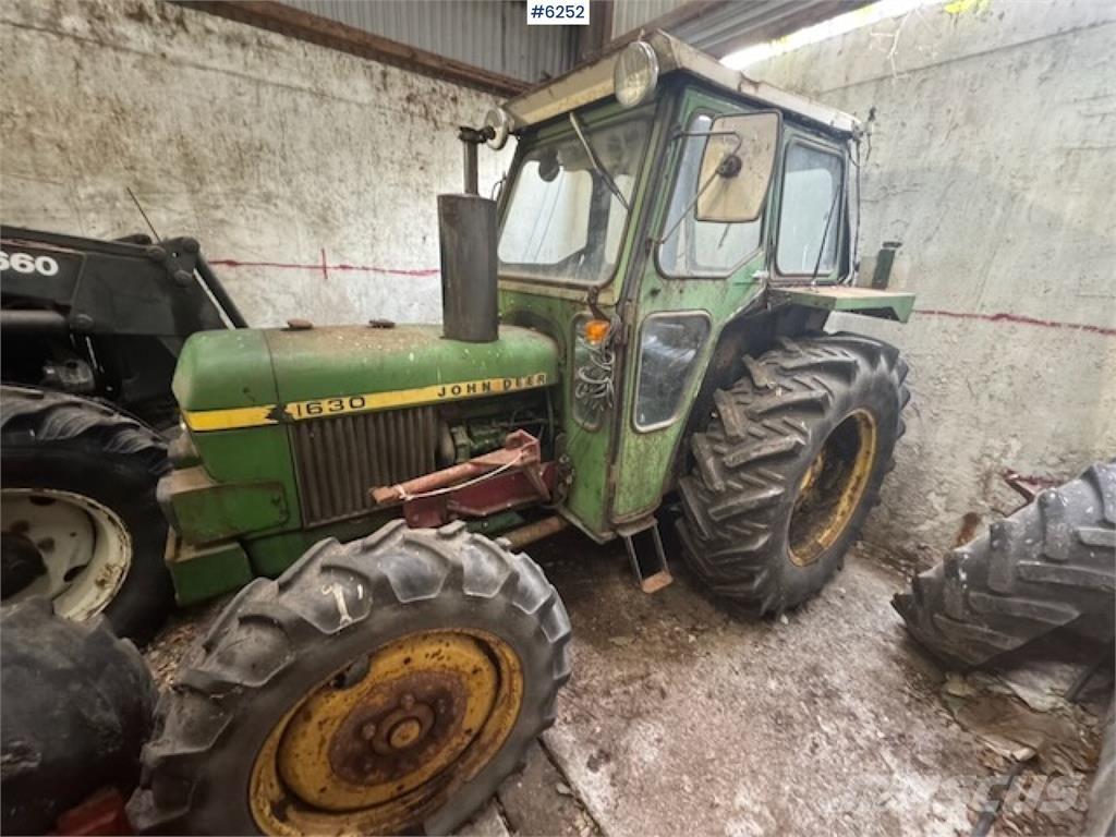 John Deere 1630 M الجرارات