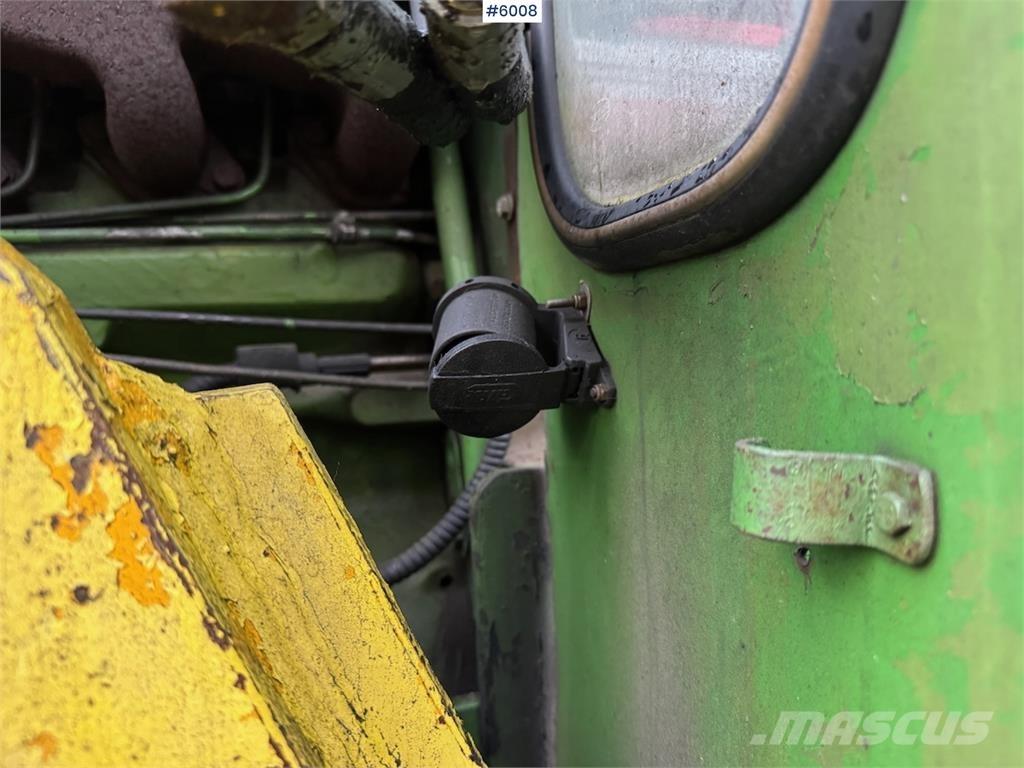 John Deere 2030 الجرارات