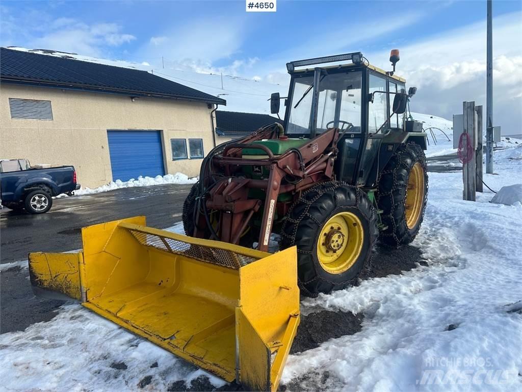 John Deere 2040 الجرارات