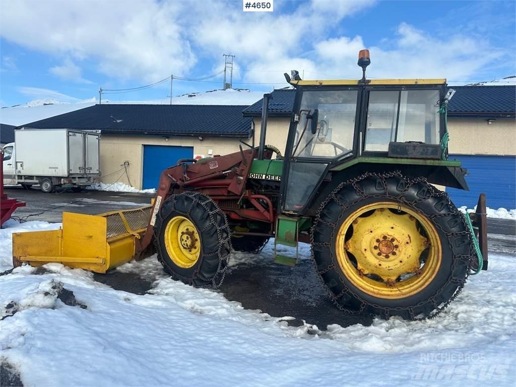 John Deere 2040 الجرارات