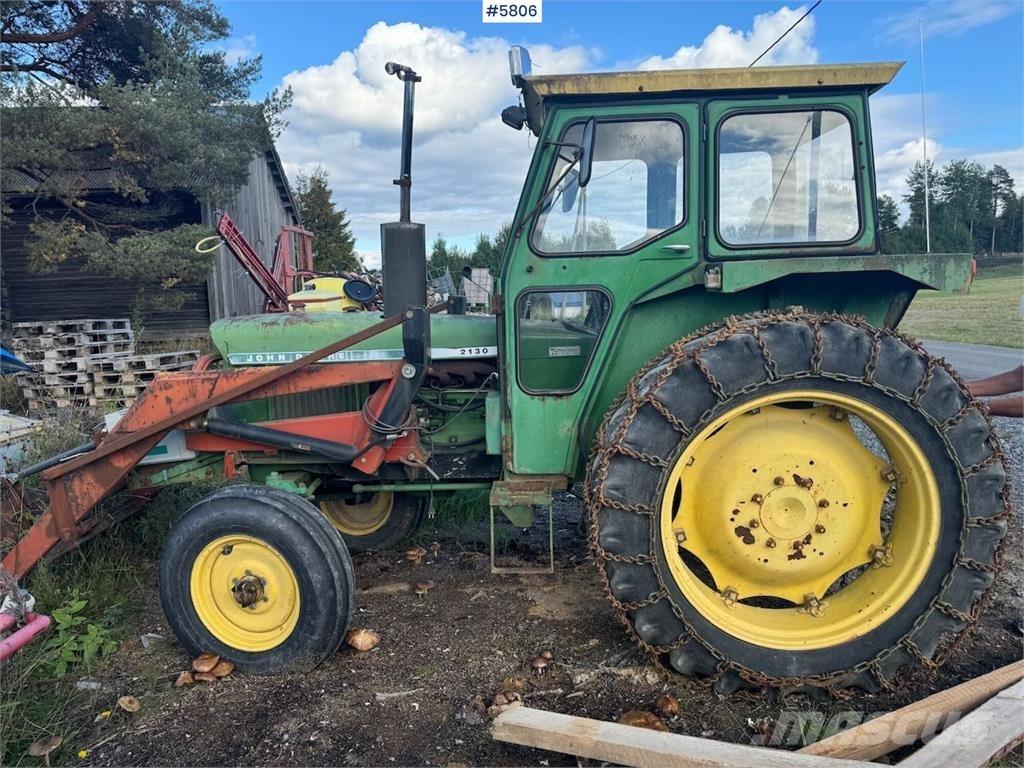 John Deere 2130 الجرارات