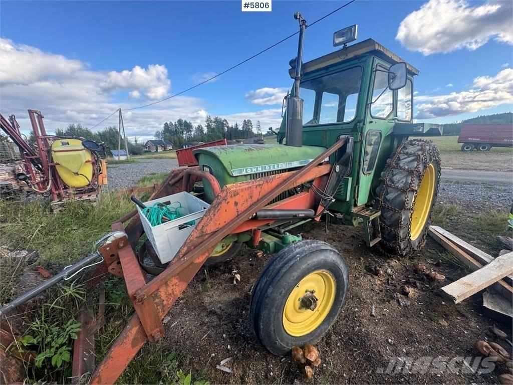 John Deere 2130 الجرارات