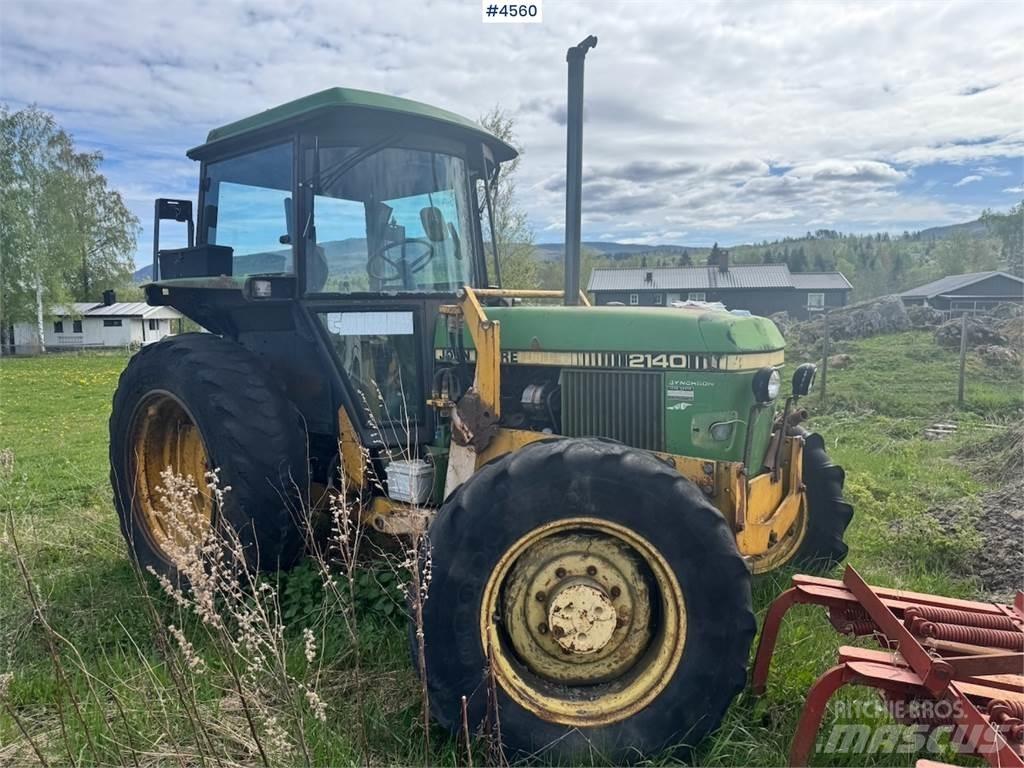 John Deere 2140 الجرارات