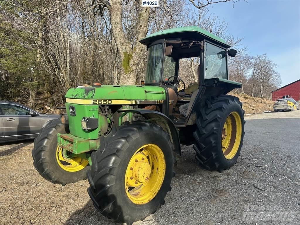 John Deere 2650 الجرارات