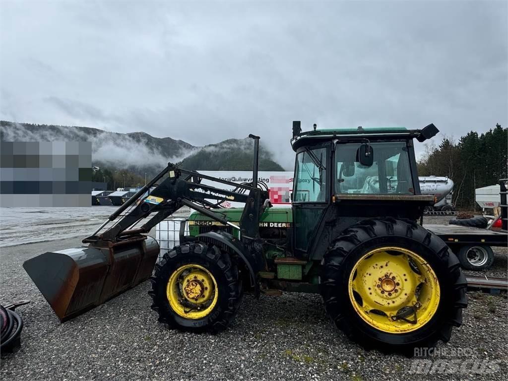 John Deere 2650 الجرارات