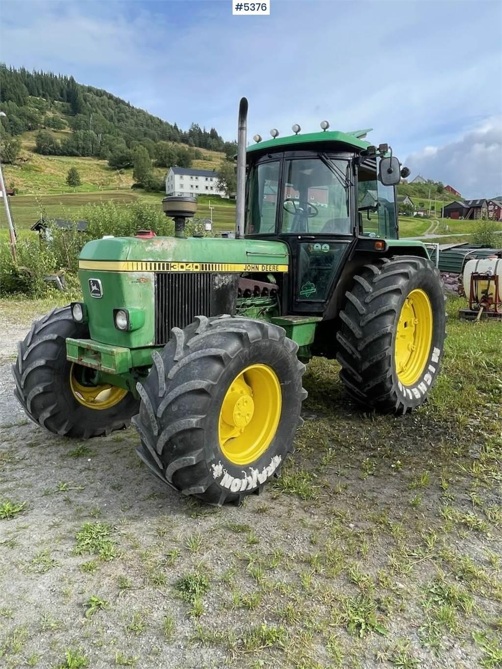 John Deere 3040HL الجرارات