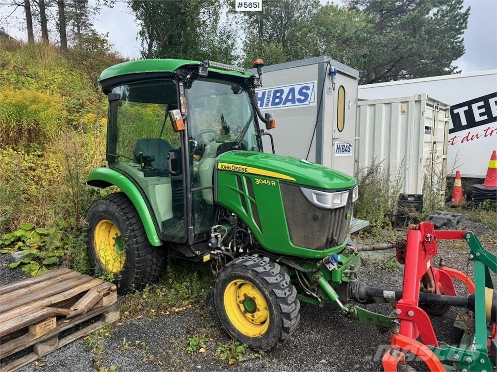 John Deere 3045R الجرارات