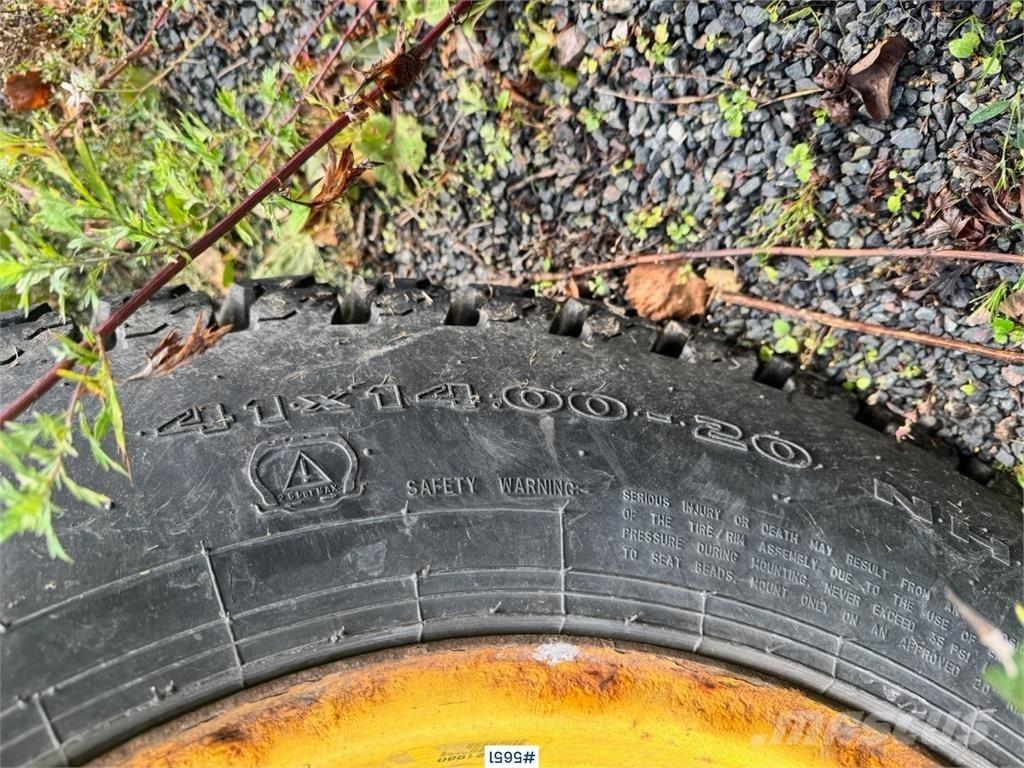 John Deere 3045R الجرارات