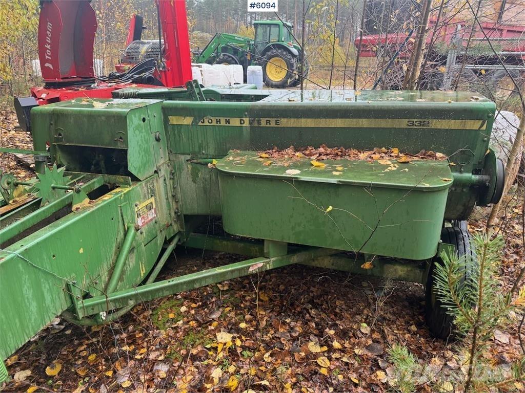 John Deere 332 معدات أخرى للحصاد