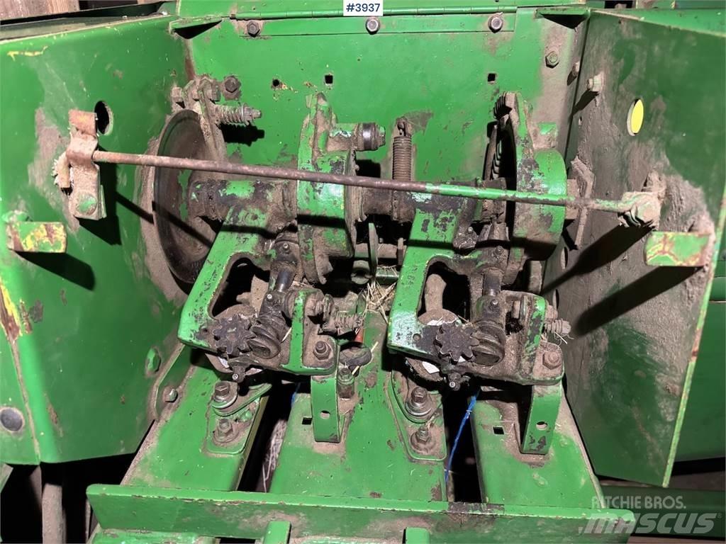 John Deere 332 A معدات أخرى للحصاد