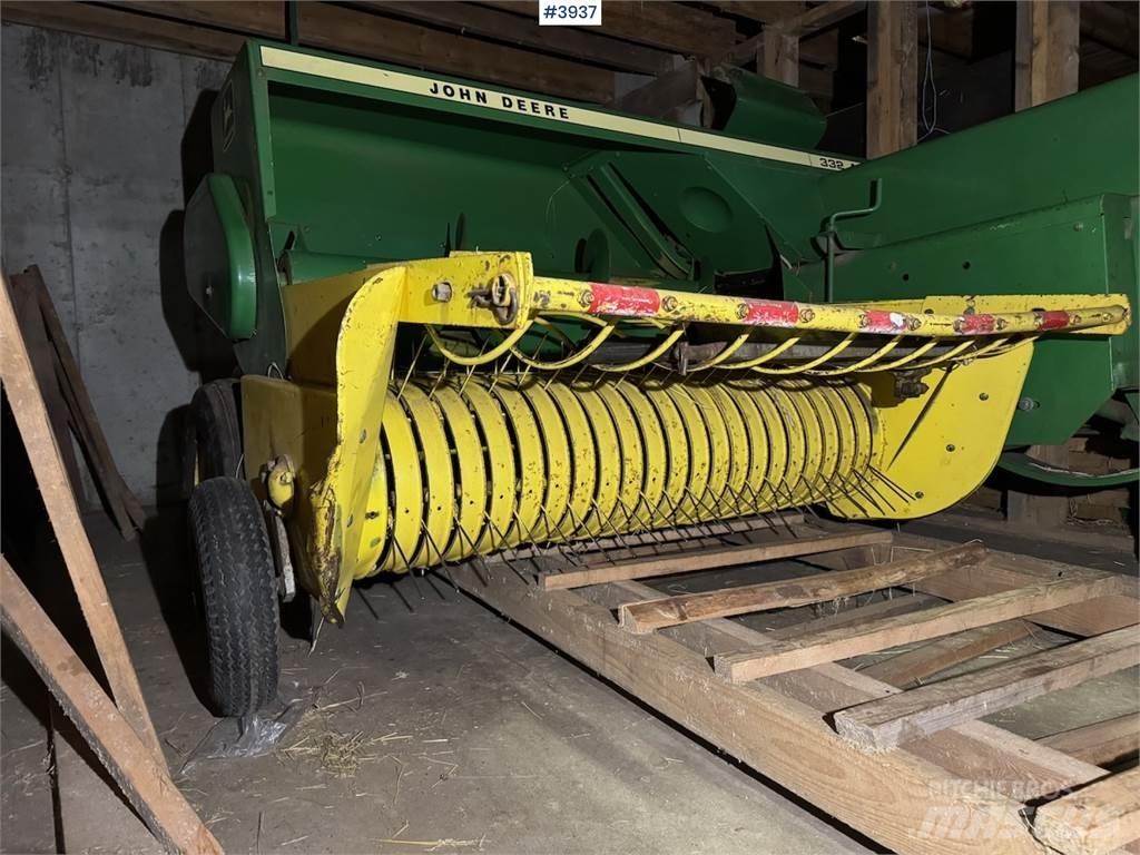 John Deere 332 A معدات أخرى للحصاد