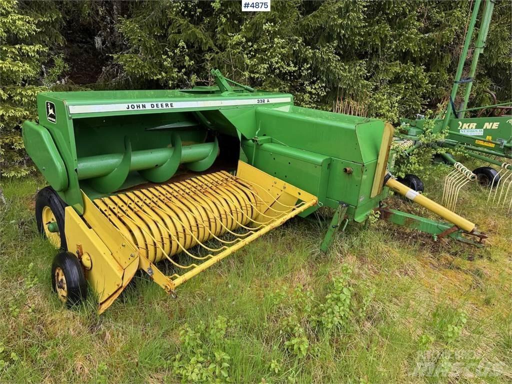 John Deere 332 A معدات أخرى للحصاد