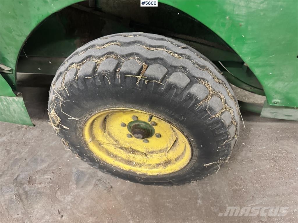 John Deere 342 معدات أخرى للحصاد