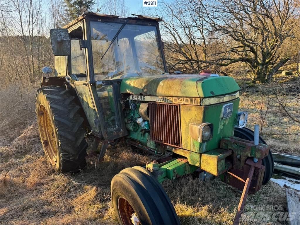 John Deere 4x2 الجرارات
