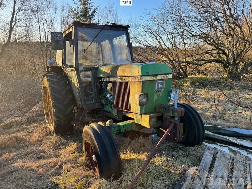 John Deere 4x2 الجرارات