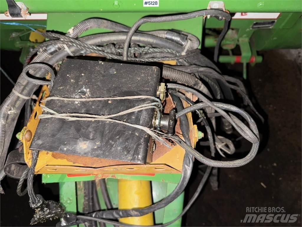 John Deere 550 معدات أخرى للحصاد