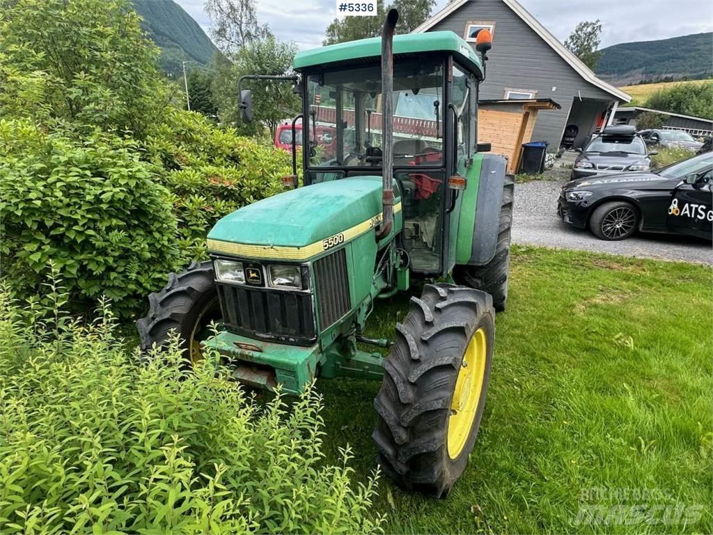 John Deere 5500 الجرارات