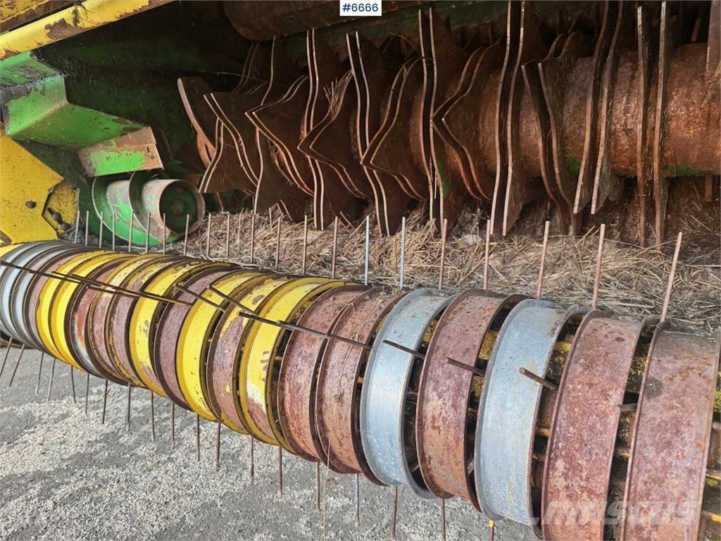 John Deere 578 معدات أخرى للحصاد