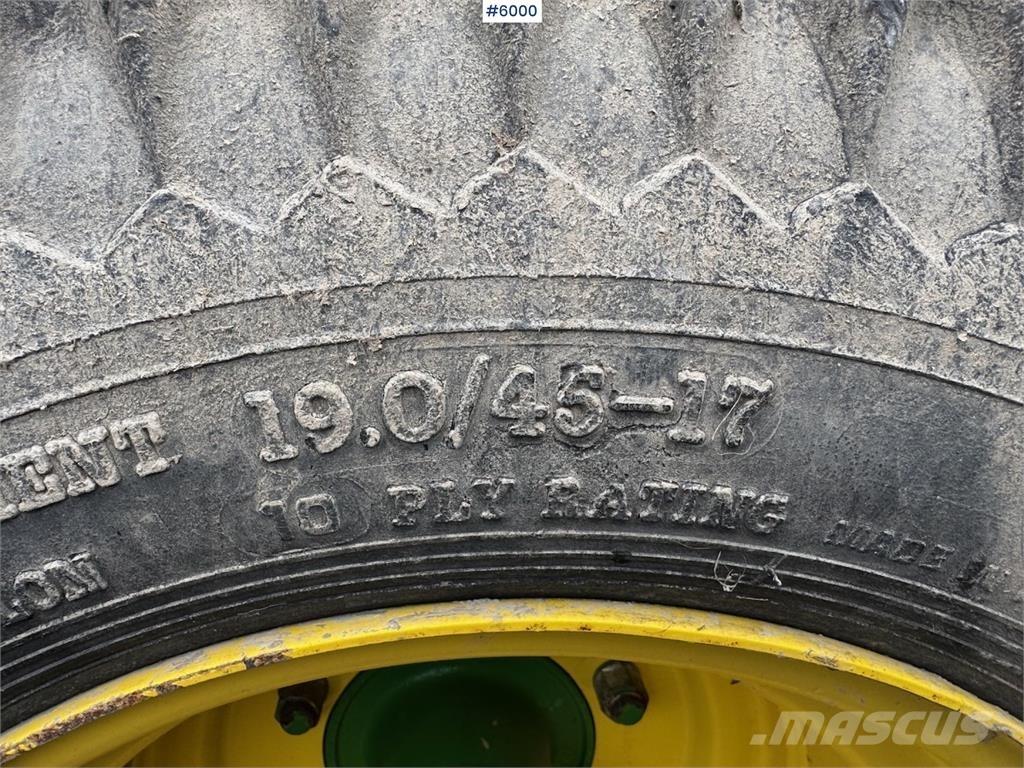 John Deere 590 معدات أخرى للحصاد