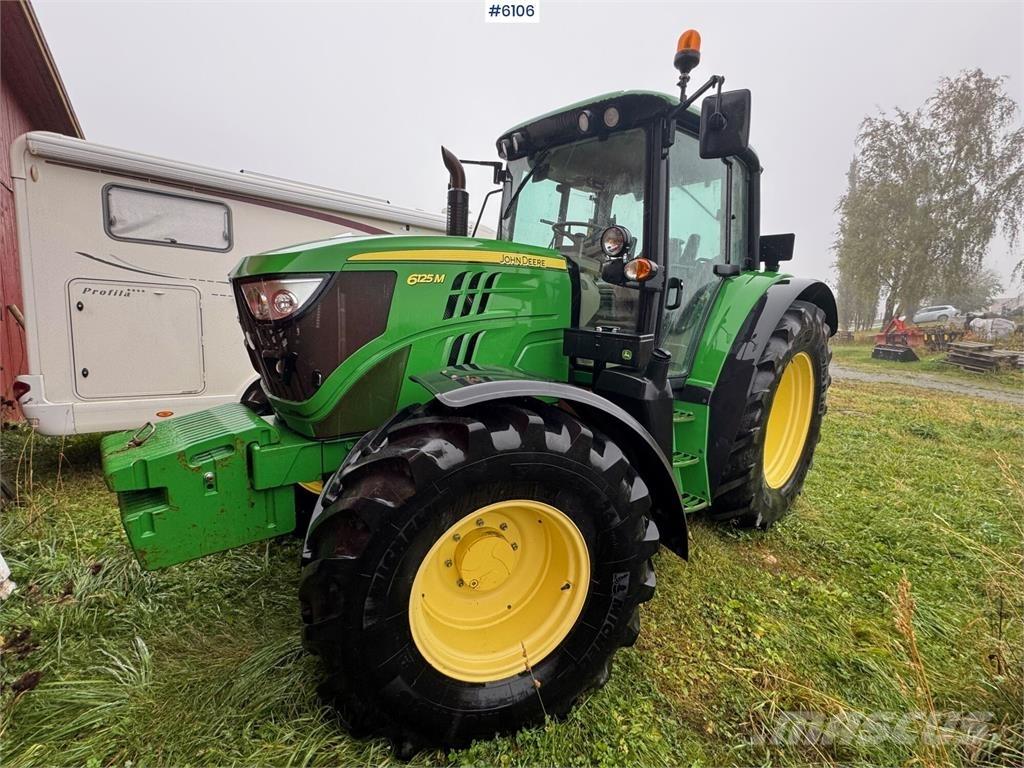 John Deere 6125M الجرارات