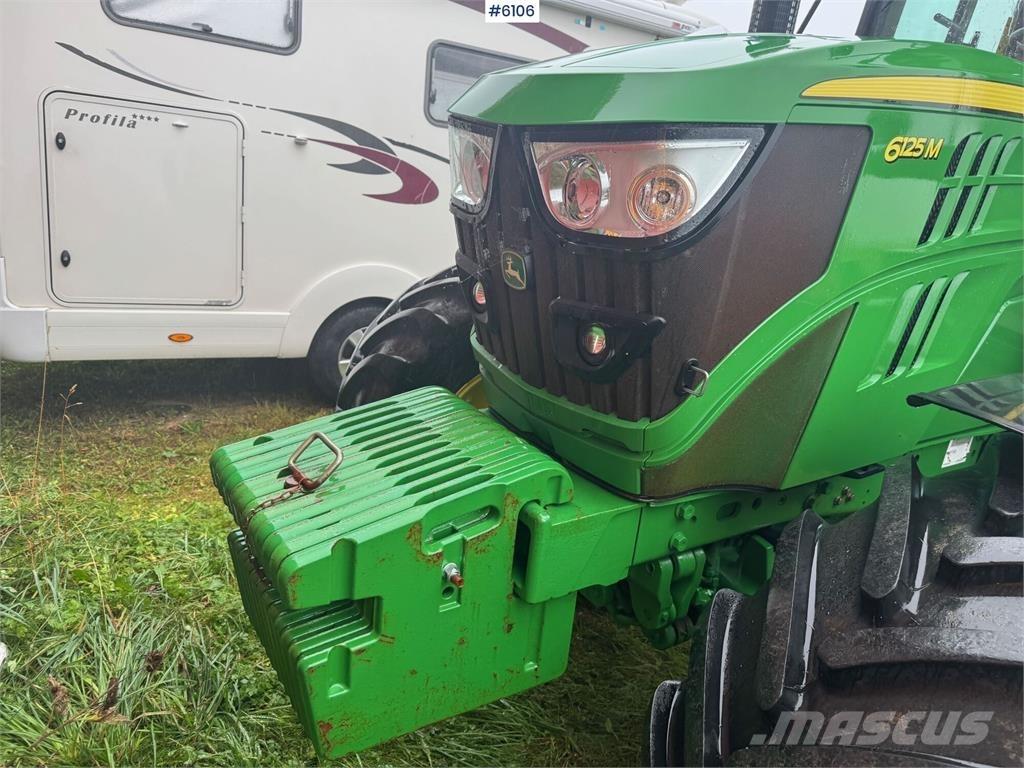 John Deere 6125M الجرارات