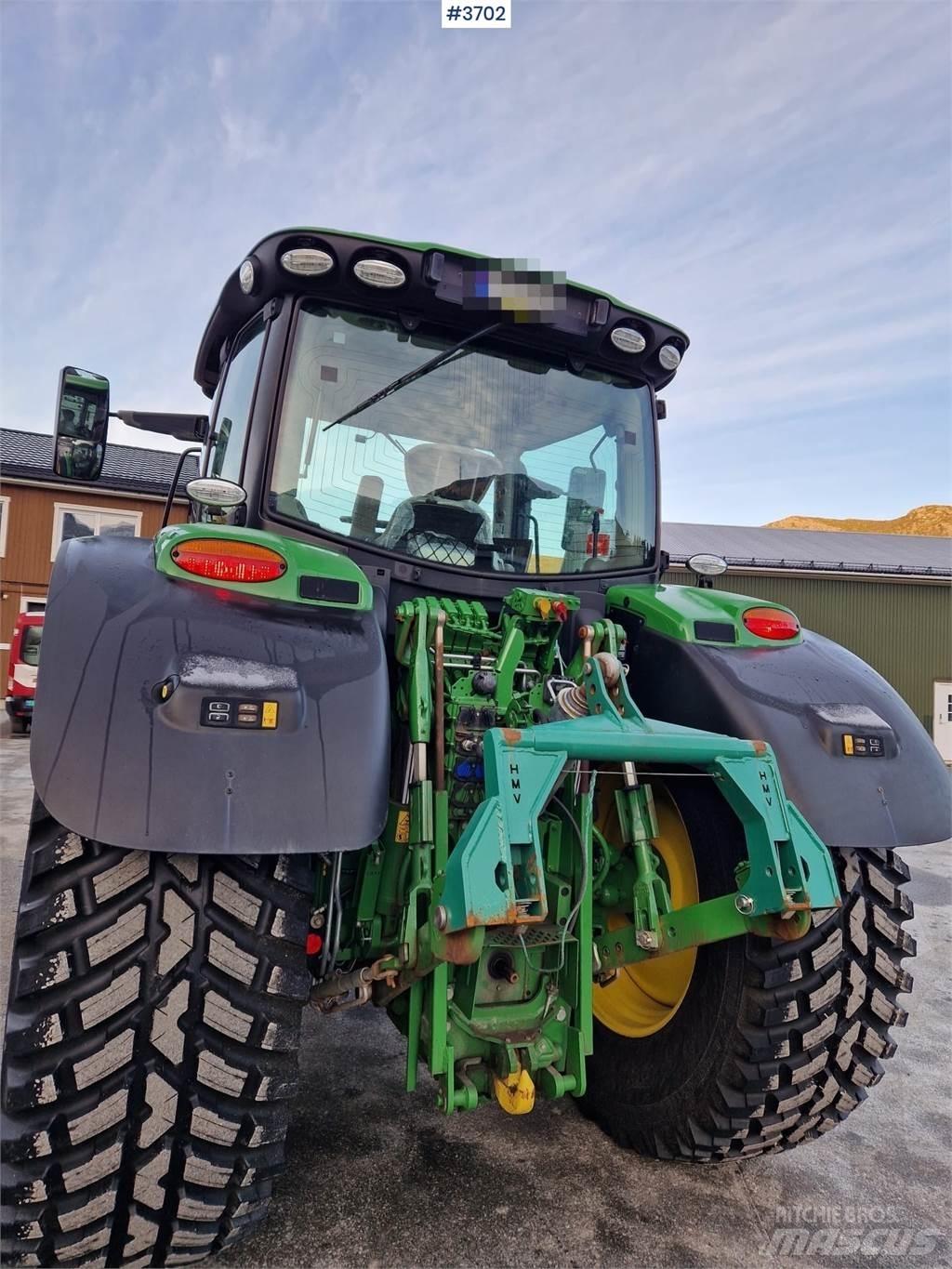 John Deere 6155 R الجرارات