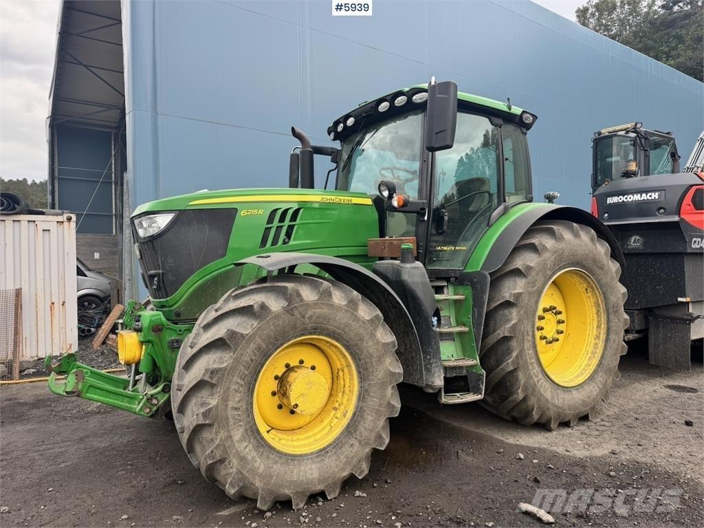 John Deere 6215R الجرارات