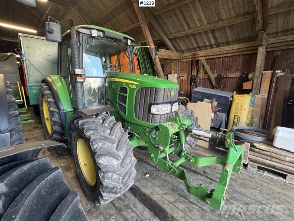 John Deere 6230 الجرارات