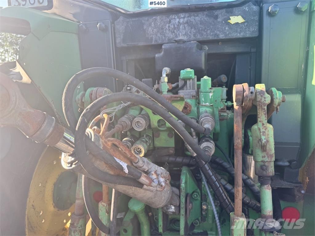 John Deere 6310 الجرارات