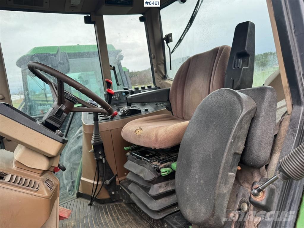 John Deere 6400 الجرارات