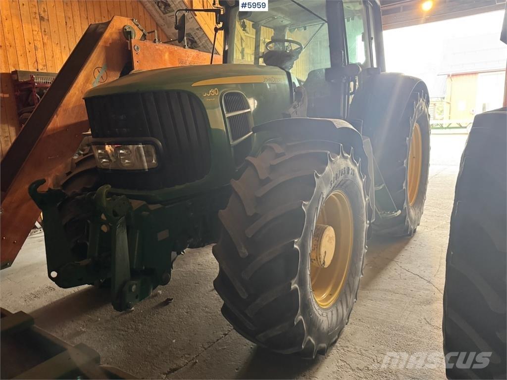 John Deere 6930 الجرارات