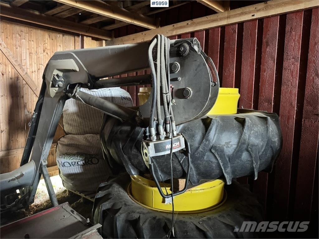 John Deere 6930 الجرارات