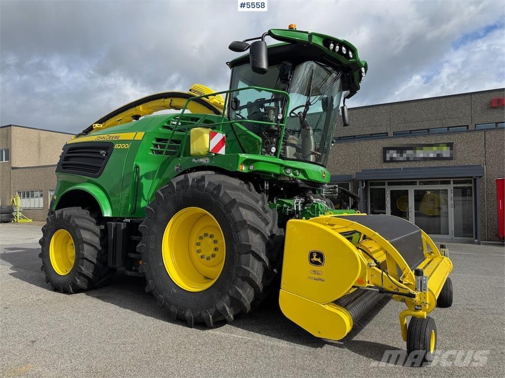 John Deere 8200 معدات أخرى للحصاد