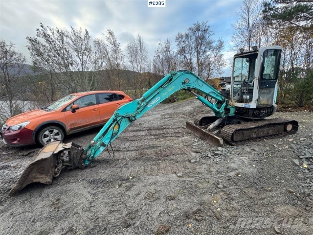 Kobelco SK45 حفارات زحافة
