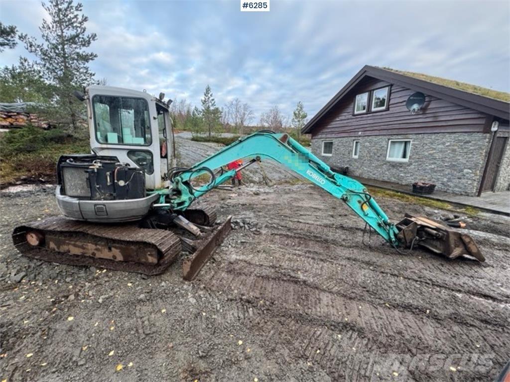 Kobelco SK45 حفارات زحافة