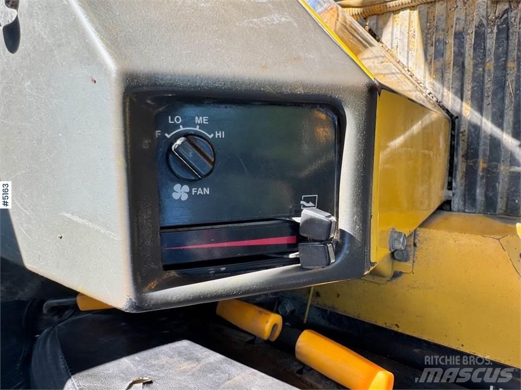 Komatsu WA420-1 لوادر بعجل