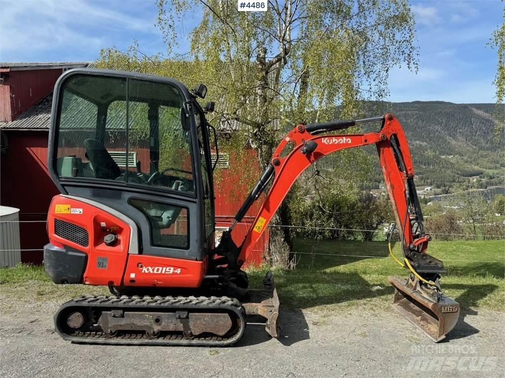 Kubota KX019 حفارات زحافة