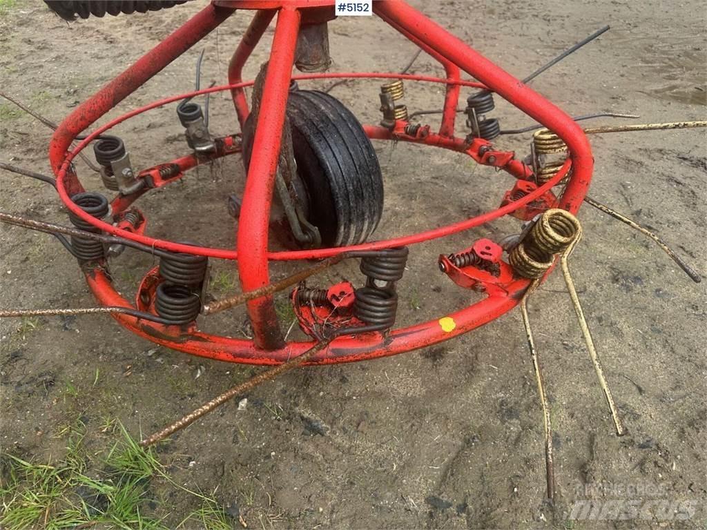 Kuhn Haybob 360 معدات أخرى للحصاد