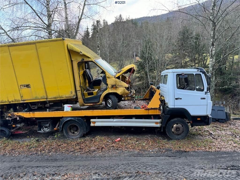 Mercedes-Benz 817 شاحنات ذات هيكل صندوقي