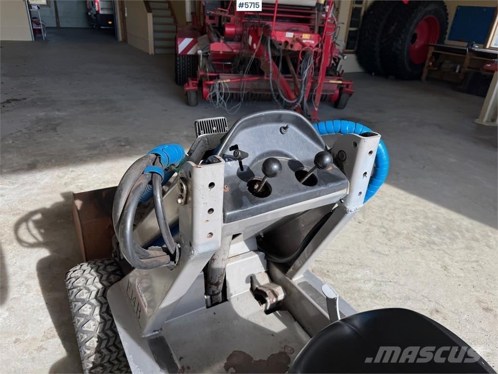 Multione F14B لوادر متعددة الأغراض