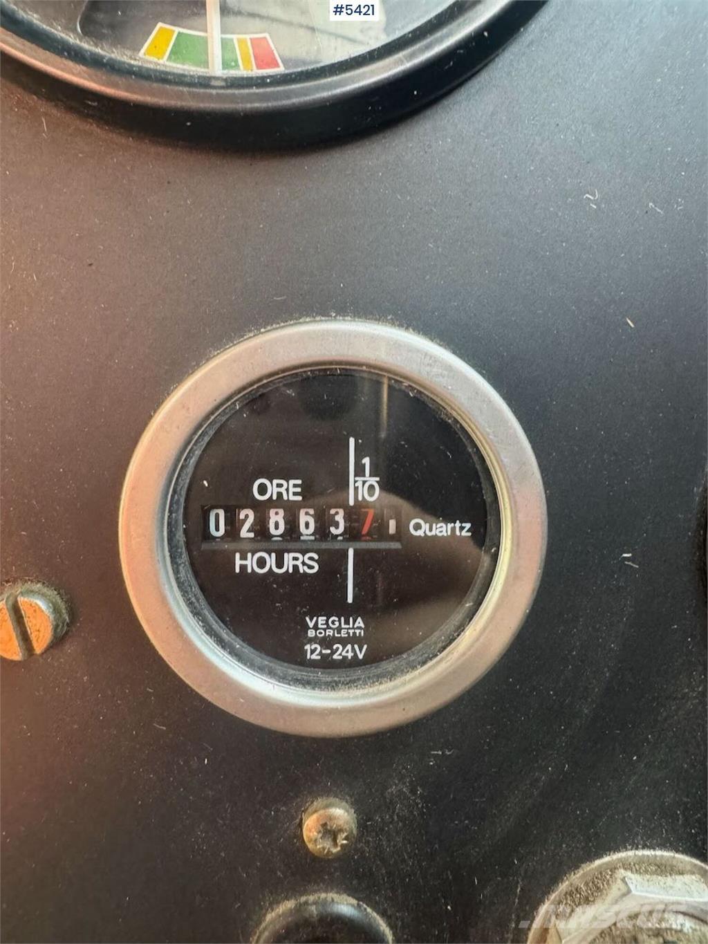 New Holland 8050 حصادات