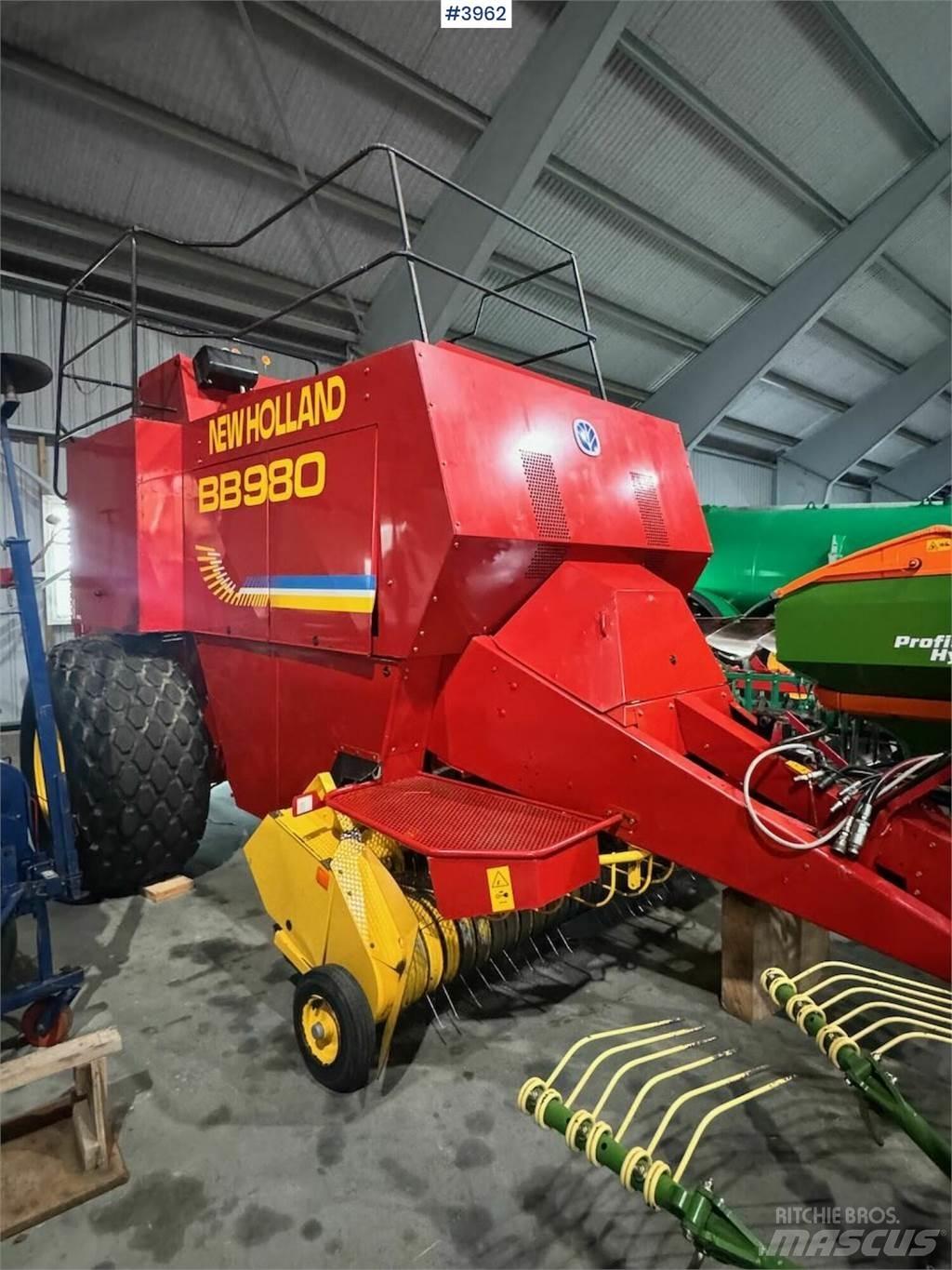 New Holland BB980 معدات أخرى لحصاد العلف